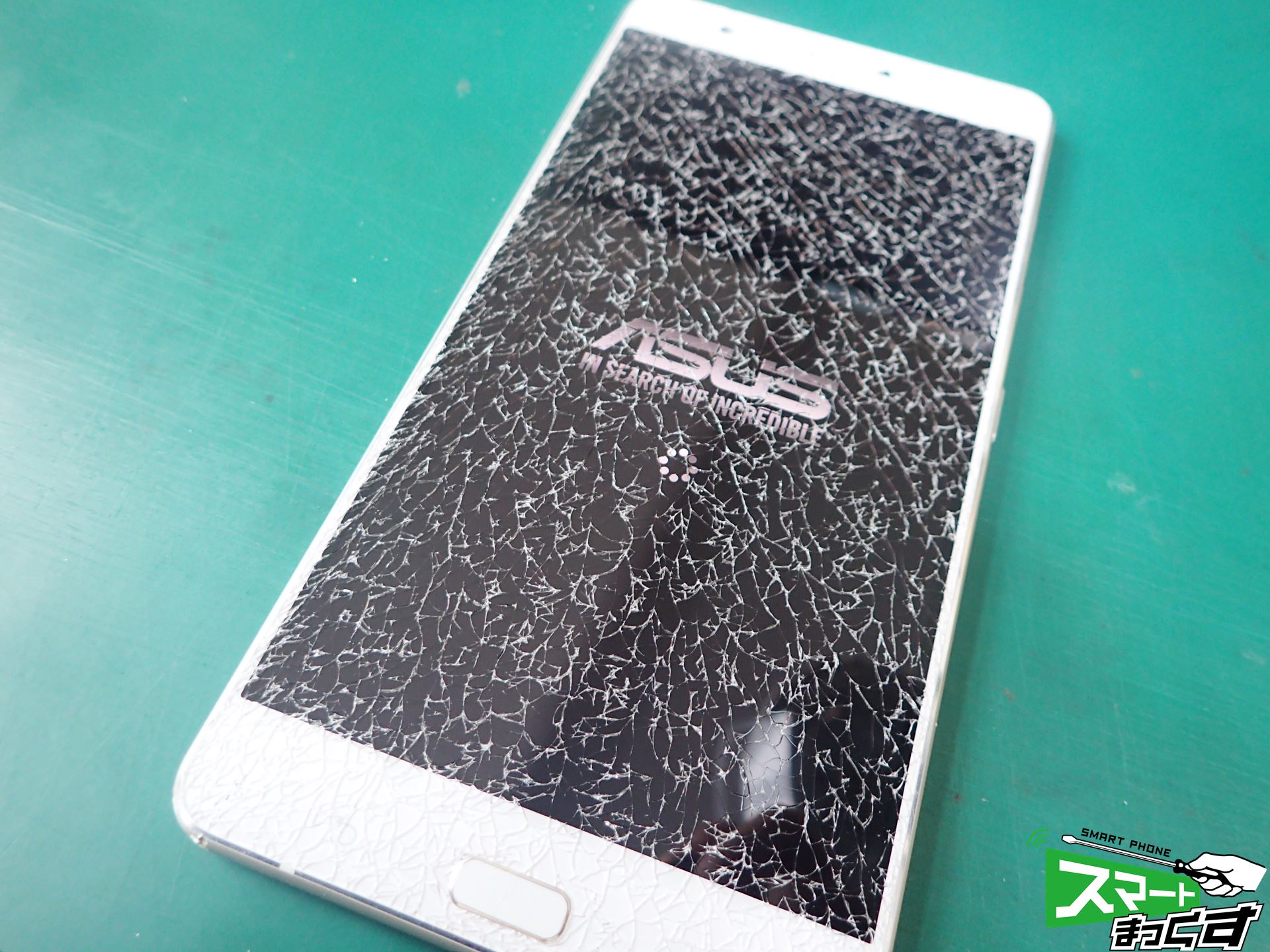 Asus Zenfone3 Ultra Zu680kl 画面割れ即日修理 写真付きで修理解説 東京 大阪 滋賀のスマートフォン修理 スマートまっくす 全国対応